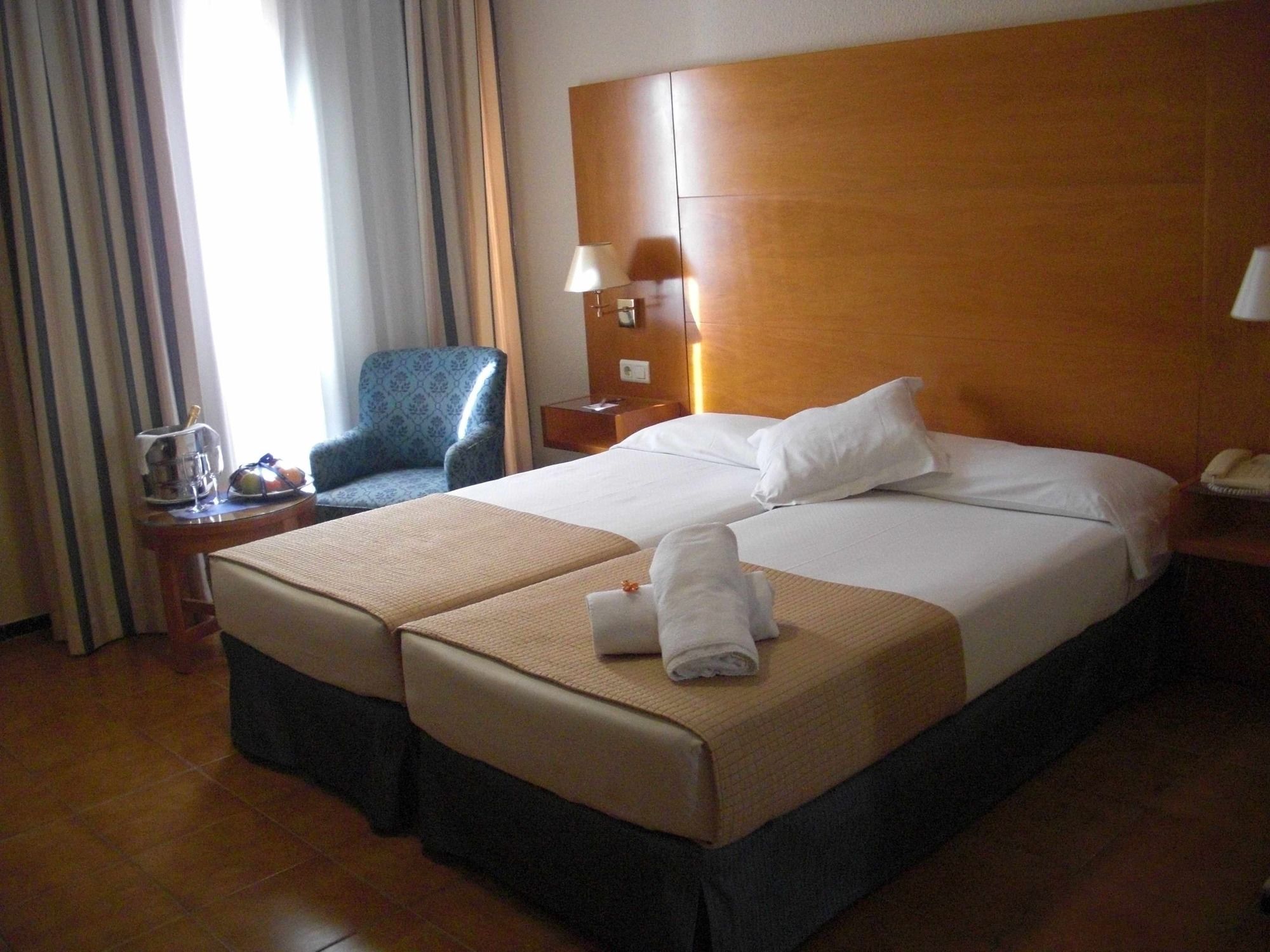 Tryp Ciudad De Alicante Hotel מראה חיצוני תמונה