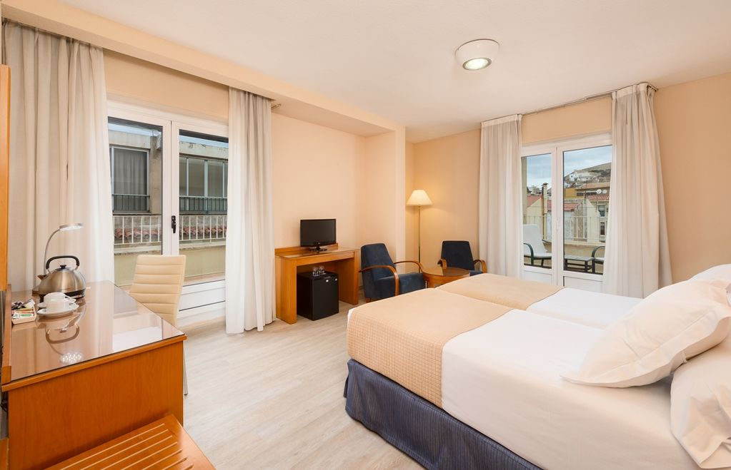 Tryp Ciudad De Alicante Hotel חדר תמונה