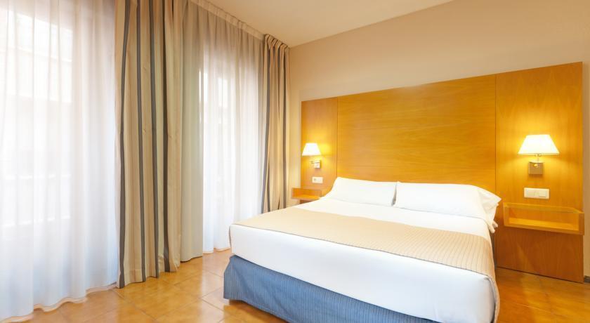 Tryp Ciudad De Alicante Hotel מראה חיצוני תמונה