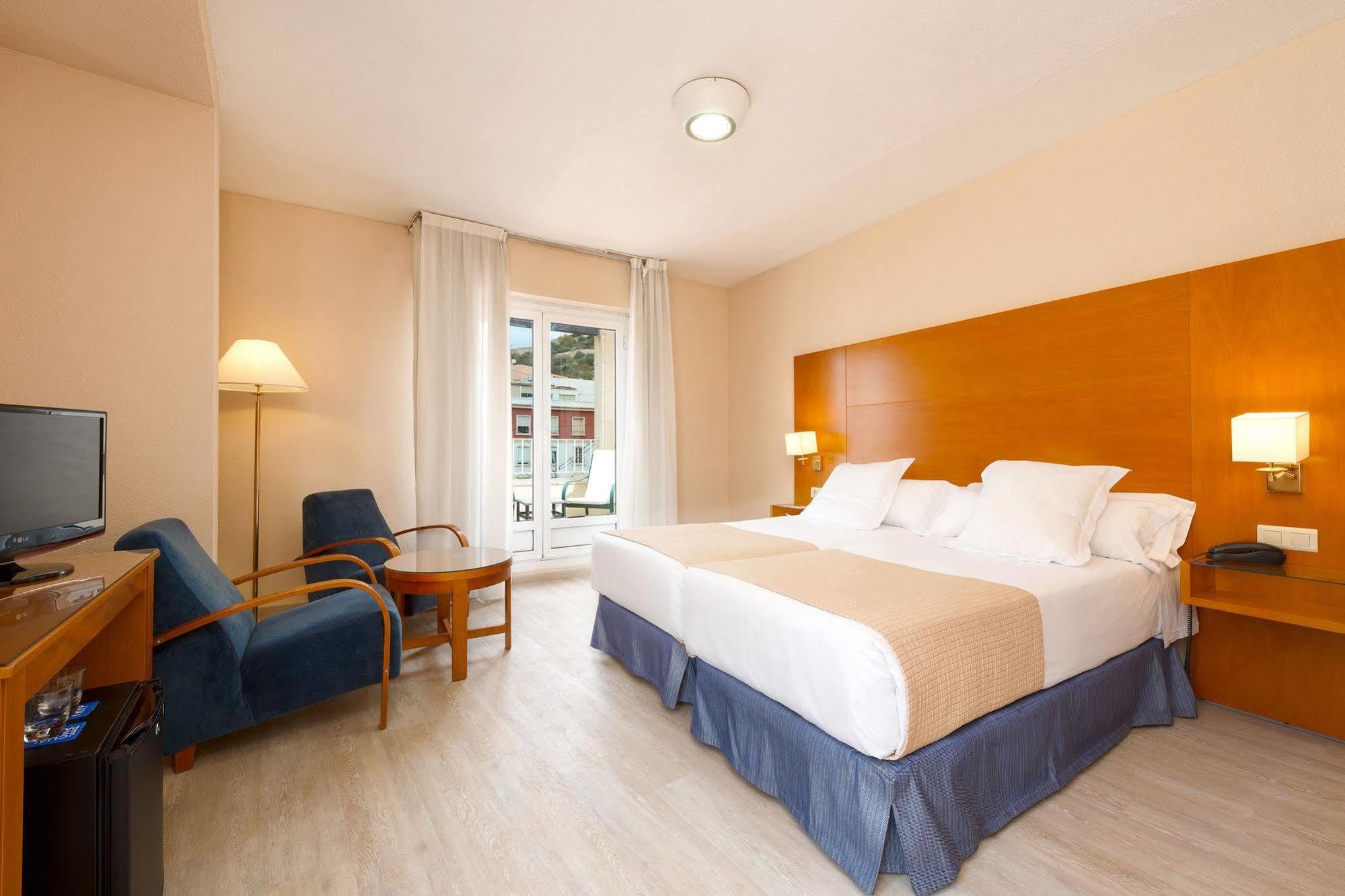 Tryp Ciudad De Alicante Hotel מראה חיצוני תמונה
